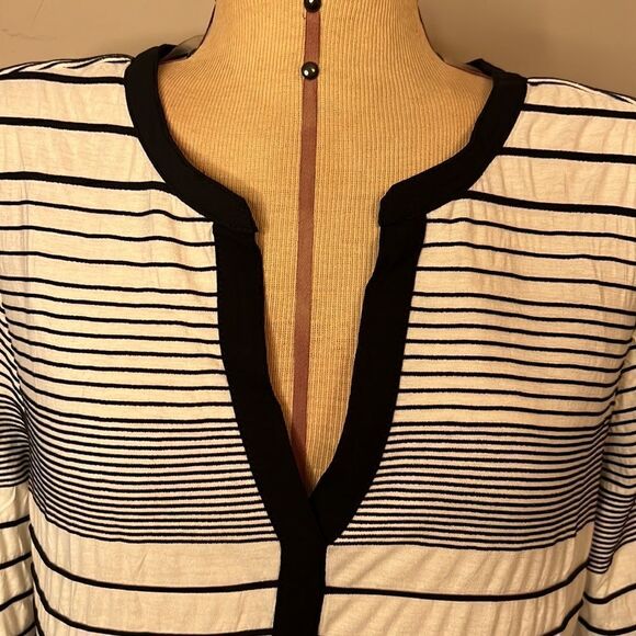 NWT Sanctuary Black and White Stripe Tunic Blouse - Size Medium - Picture 4 of 11